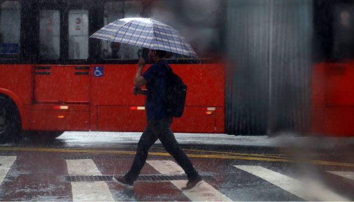  Nova frente fria traz chuva ao Paraná no fim de semana